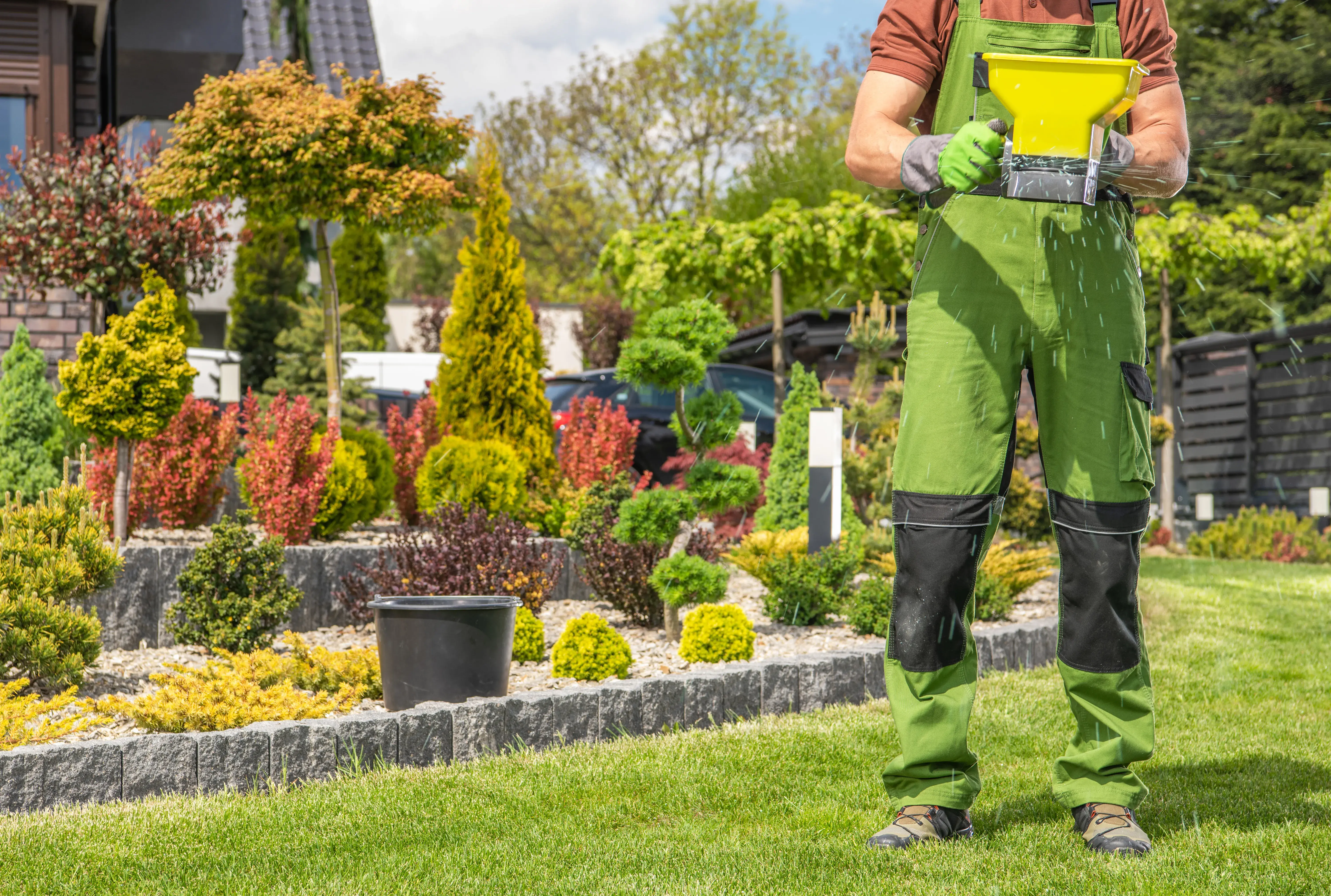 What Are The Main Duties of A Landscaper? 2 What are the main duties of a landscaper?